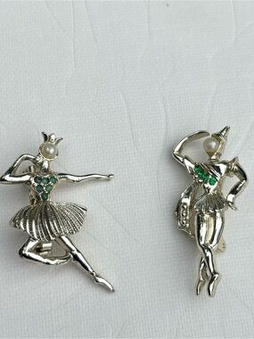 Dancer Crystal & Pearl Brooch Set - Silver Tone with Green Crystals